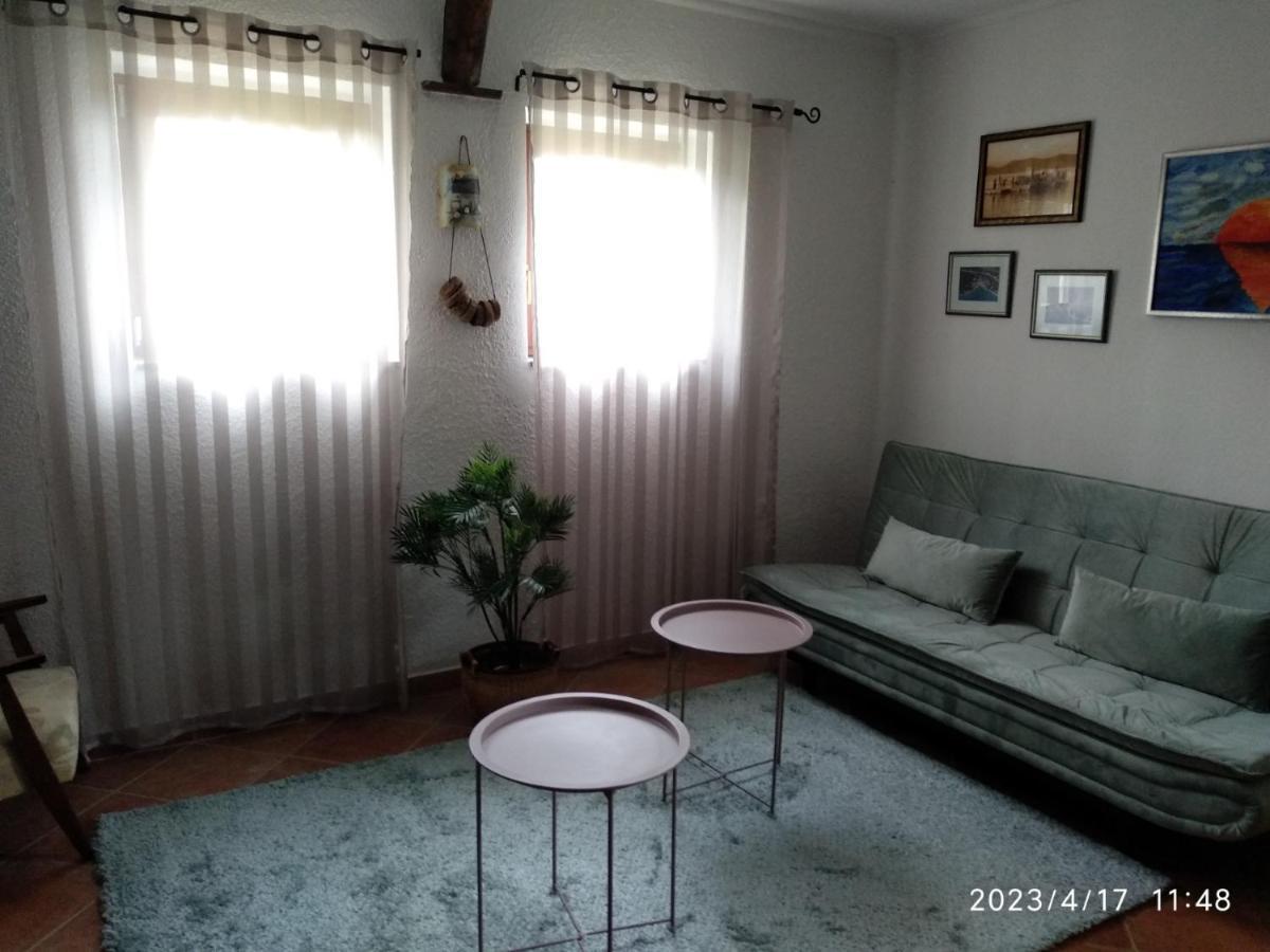Апартаменты Studio Apartman Marti Кострена Экстерьер фото